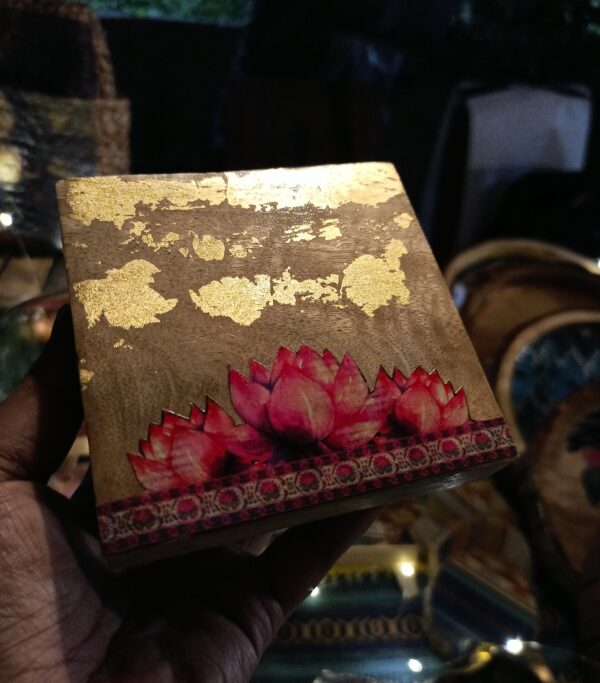 divine lotus candle