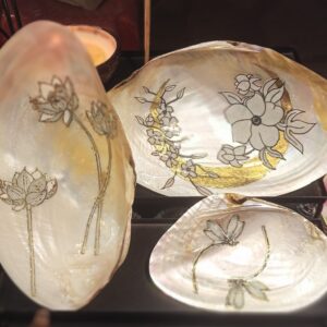 MOTHER OF PEARL ( Large )