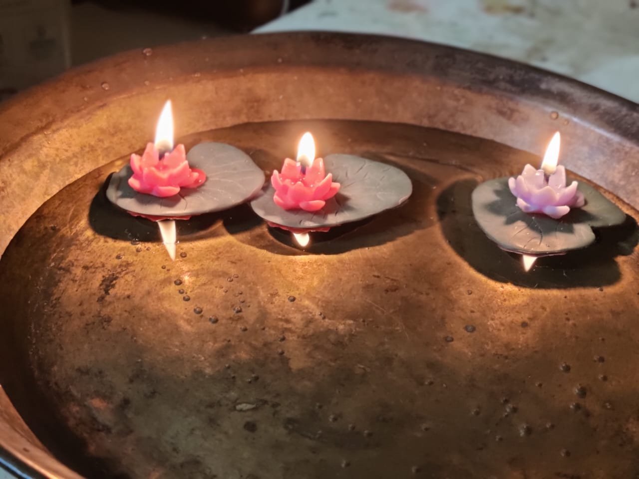 Divine Glow of Lotus – Exclusive Floating T-Light Set of 5 - Image 5